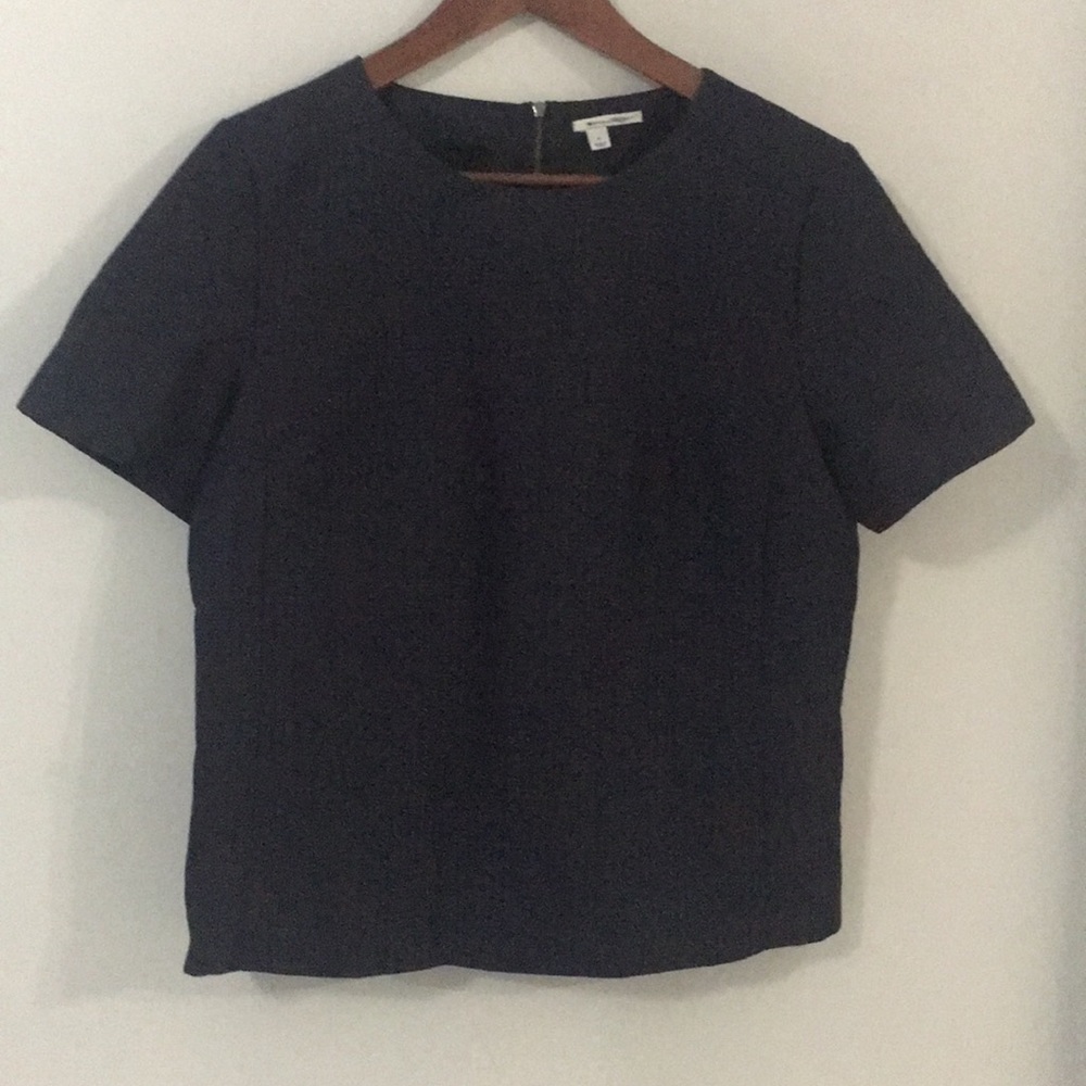 Short sleeve work top